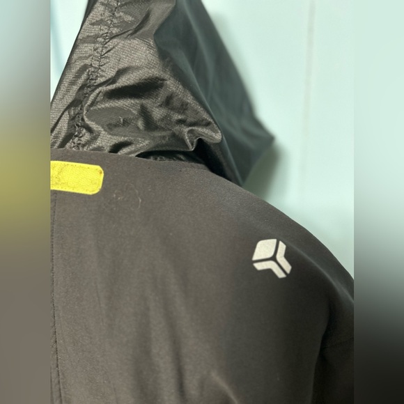 Hooded Puma jacket - Picture 10 of 12